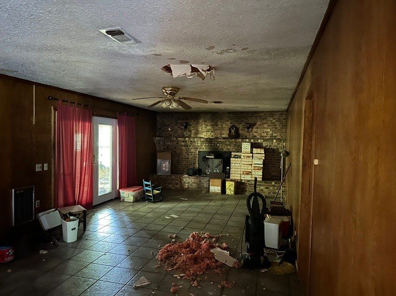Living room before the remodel