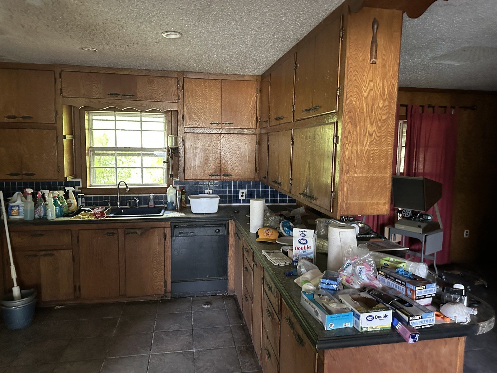Old kitchen before the remodel